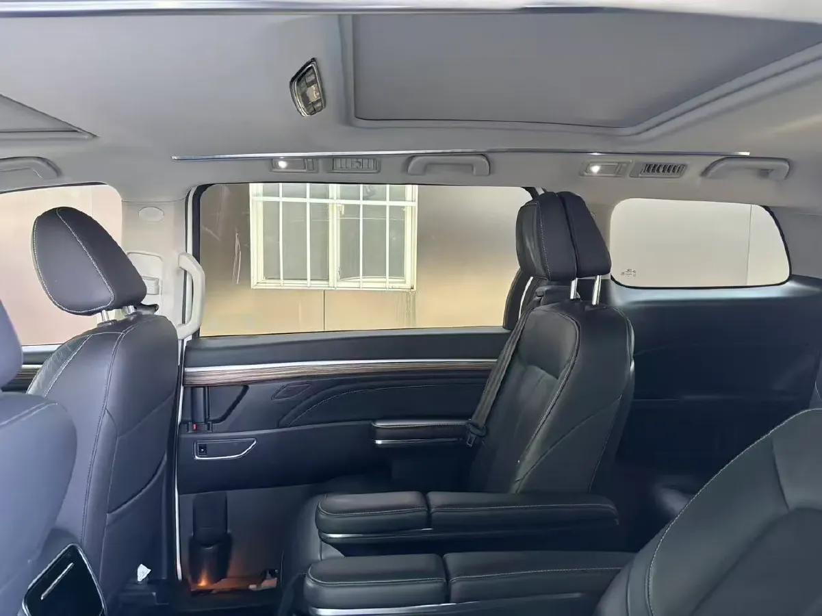 2021 GAC Trumpchi M8 2.0T 252HP L4 8AT,autocango,china used car exporter,china ev exporter,chinese used car exporter,chinese used ev exporter