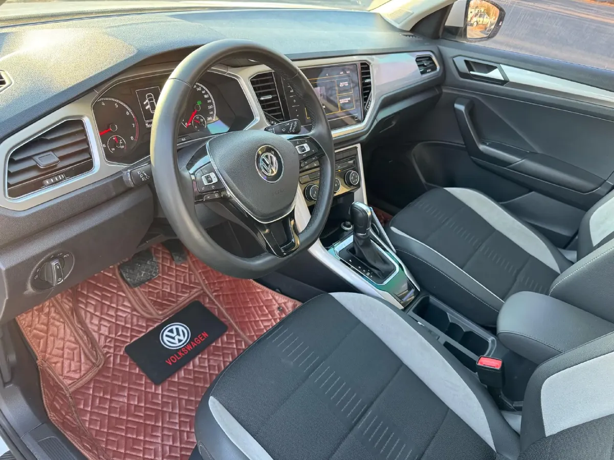 2020 Volkswagen T-Roc 1.4T 150HP L4 7DCT,autocango,china used car exporter,china ev exporter,chinese used car exporter,chinese used ev exporter