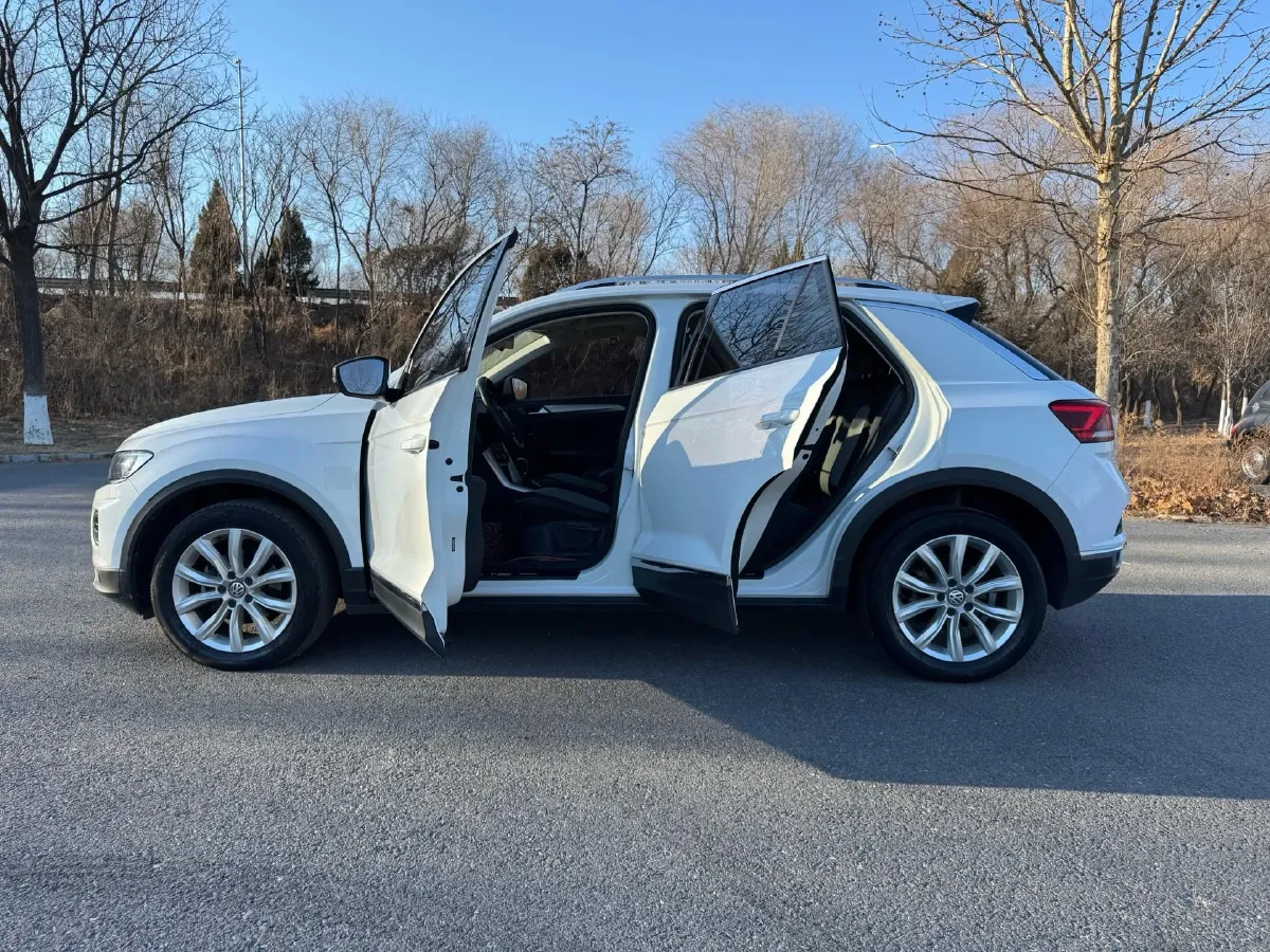 2020 Volkswagen T-Roc 1.4T 150HP L4 7DCT,autocango,china used car exporter,china ev exporter,chinese used car exporter,chinese used ev exporter