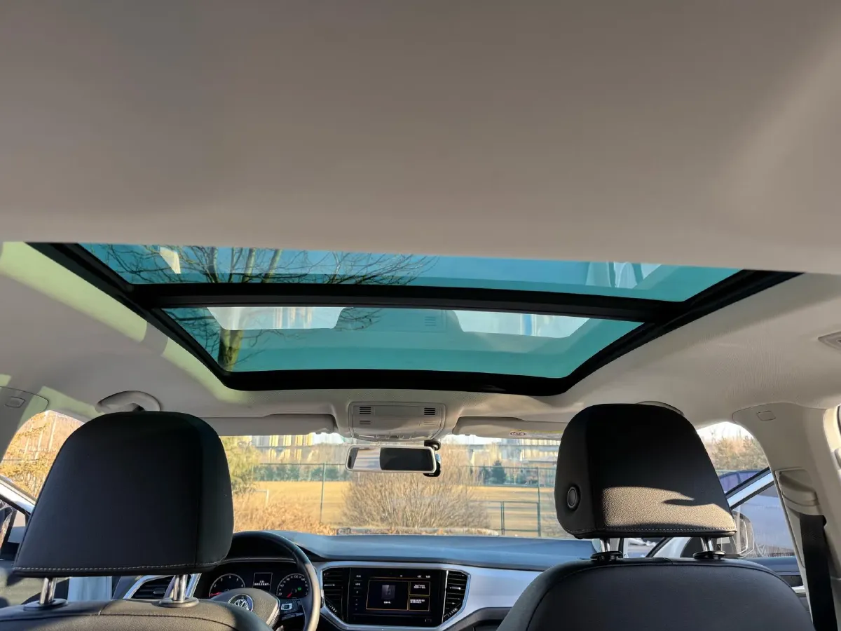 2020 Volkswagen T-Roc 1.4T 150HP L4 7DCT,autocango,china used car exporter,china ev exporter,chinese used car exporter,chinese used ev exporter