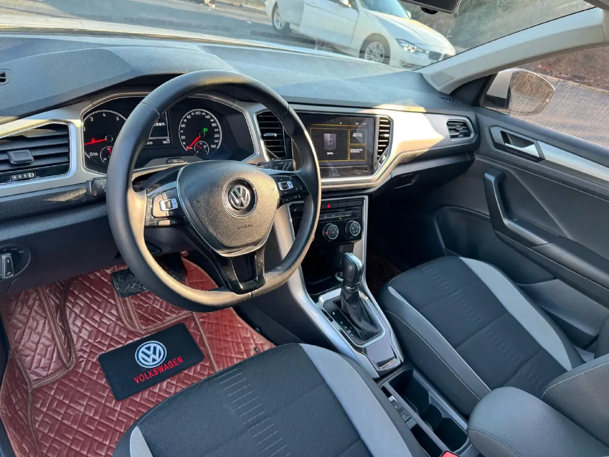 2020 Volkswagen T-Roc 1.4T 150HP L4 7DCT,autocango,china used car exporter,china ev exporter,chinese used car exporter,chinese used ev exporter