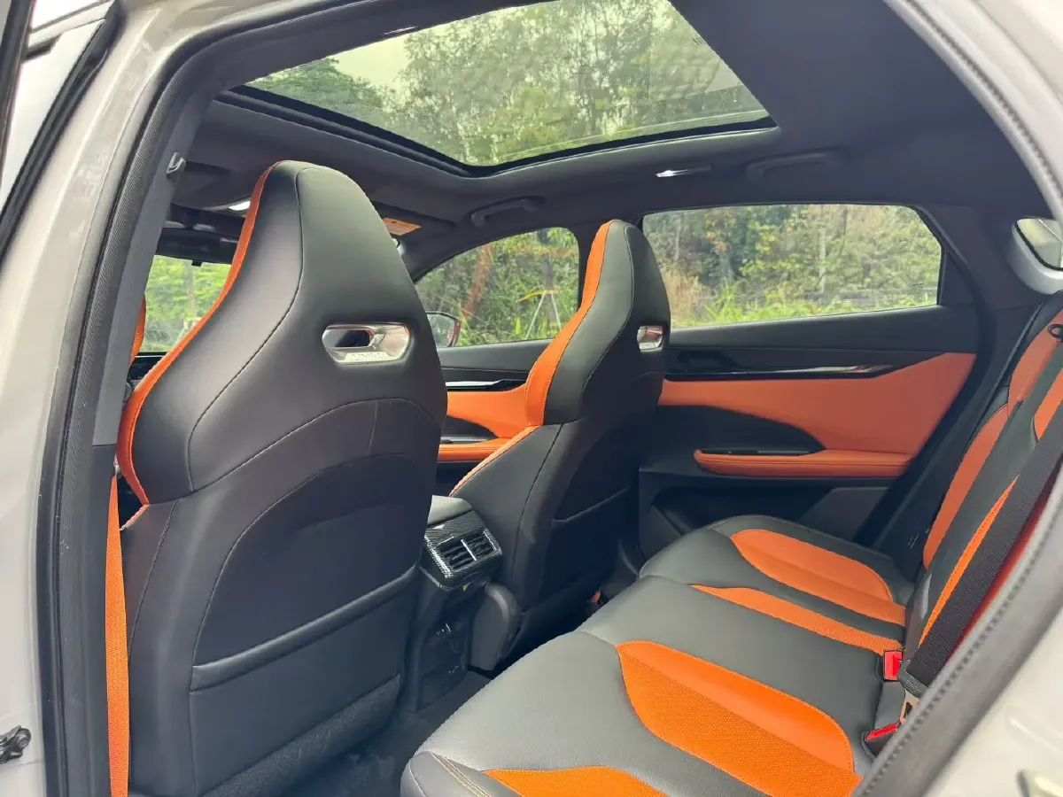 2024 ChangAn UNI-V 1.5T 188HP L4 7DCT,autocango,china used car exporter,china ev exporter,chinese used car exporter,chinese used ev exporter