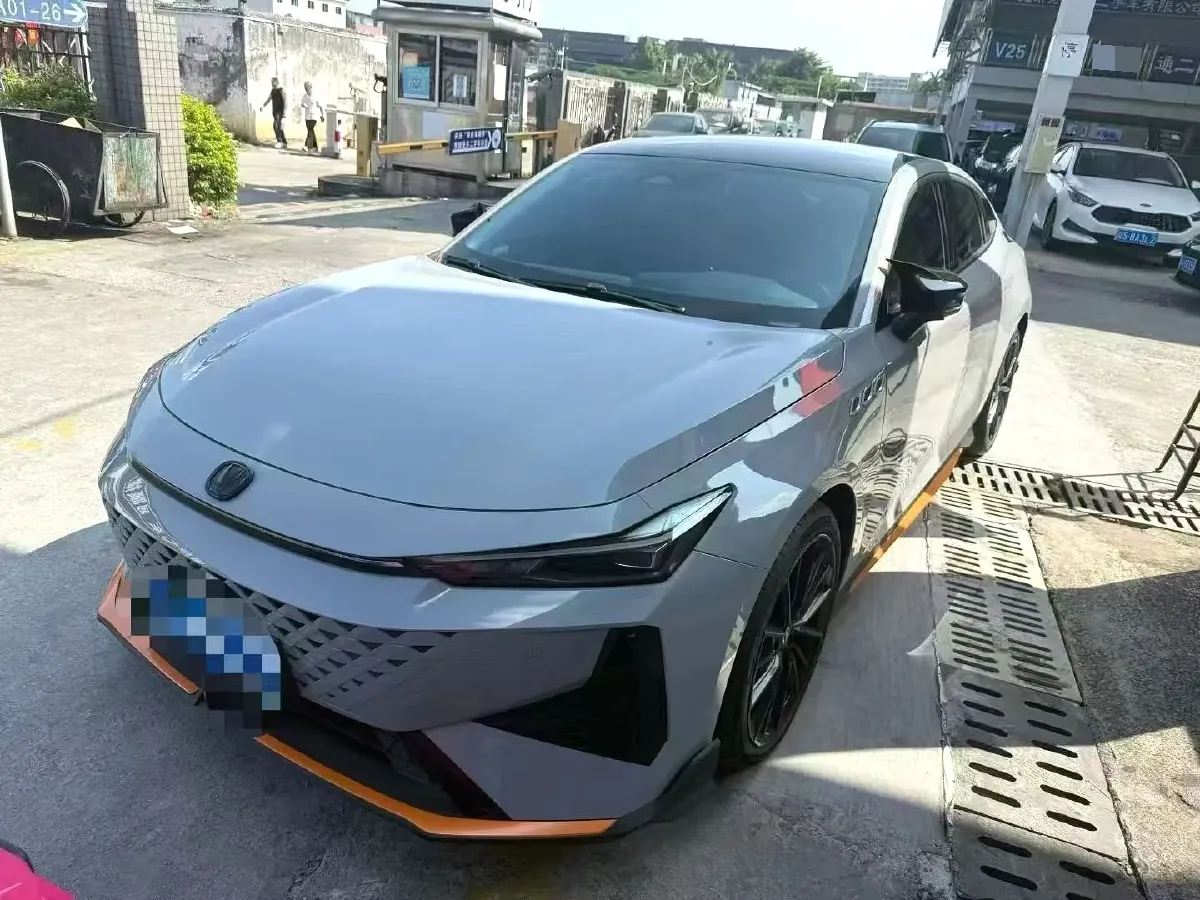 2024 ChangAn UNI-V 1.5T 188HP L4 7DCT,autocango,china used car exporter,china ev exporter,chinese used car exporter,chinese used ev exporter