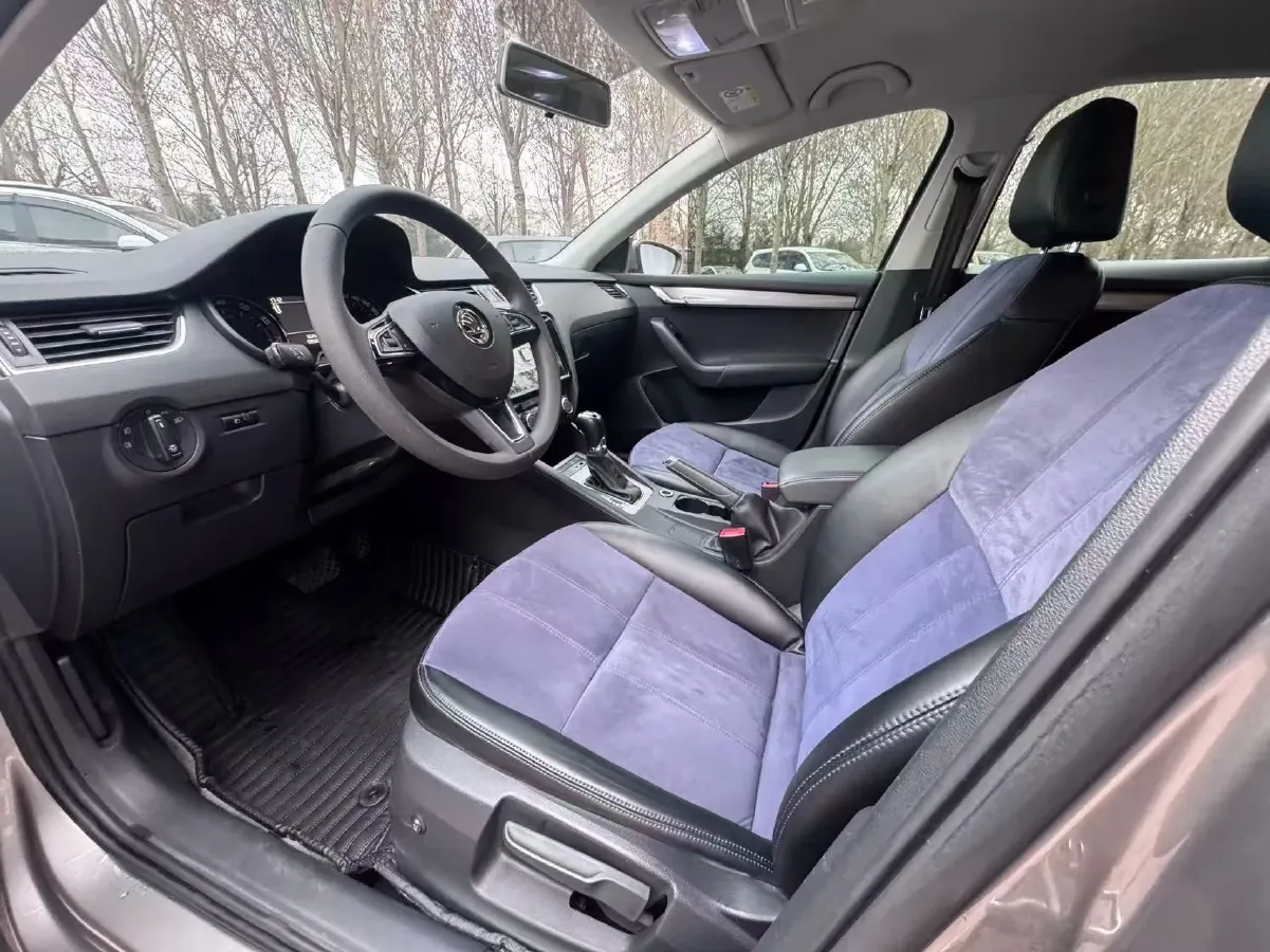 2020 Skoda Octavia 1.5L 113HP L4 6AT,autocango,china used car exporter,china ev exporter,chinese used car exporter,chinese used ev exporter