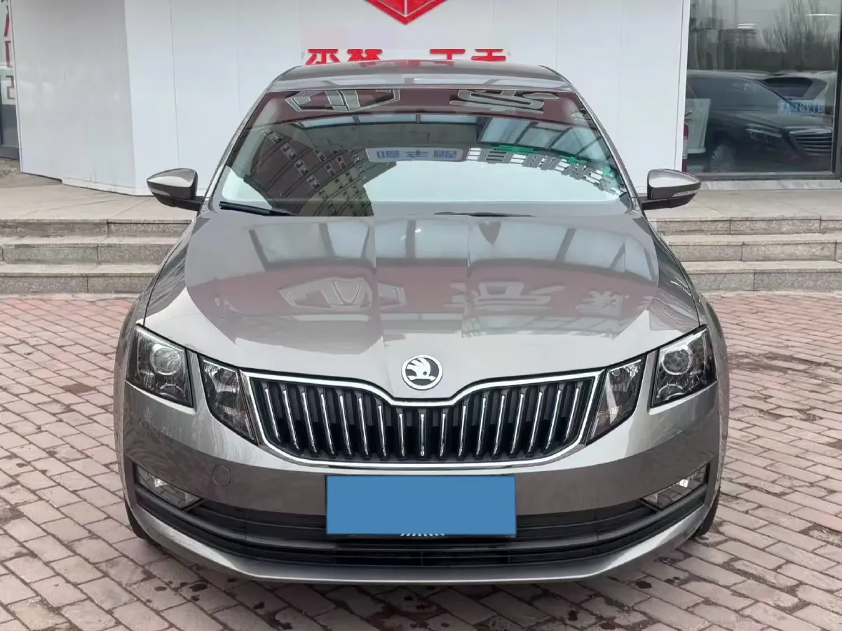2020 Skoda Octavia 1.5L 113HP L4 6AT,autocango,china used car exporter,china ev exporter,chinese used car exporter,chinese used ev exporter