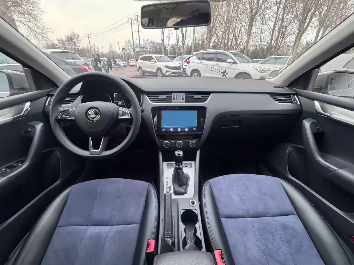 2020 Skoda Octavia 1.5L 113HP L4 6AT,autocango,china used car exporter,china ev exporter,chinese used car exporter,chinese used ev exporter