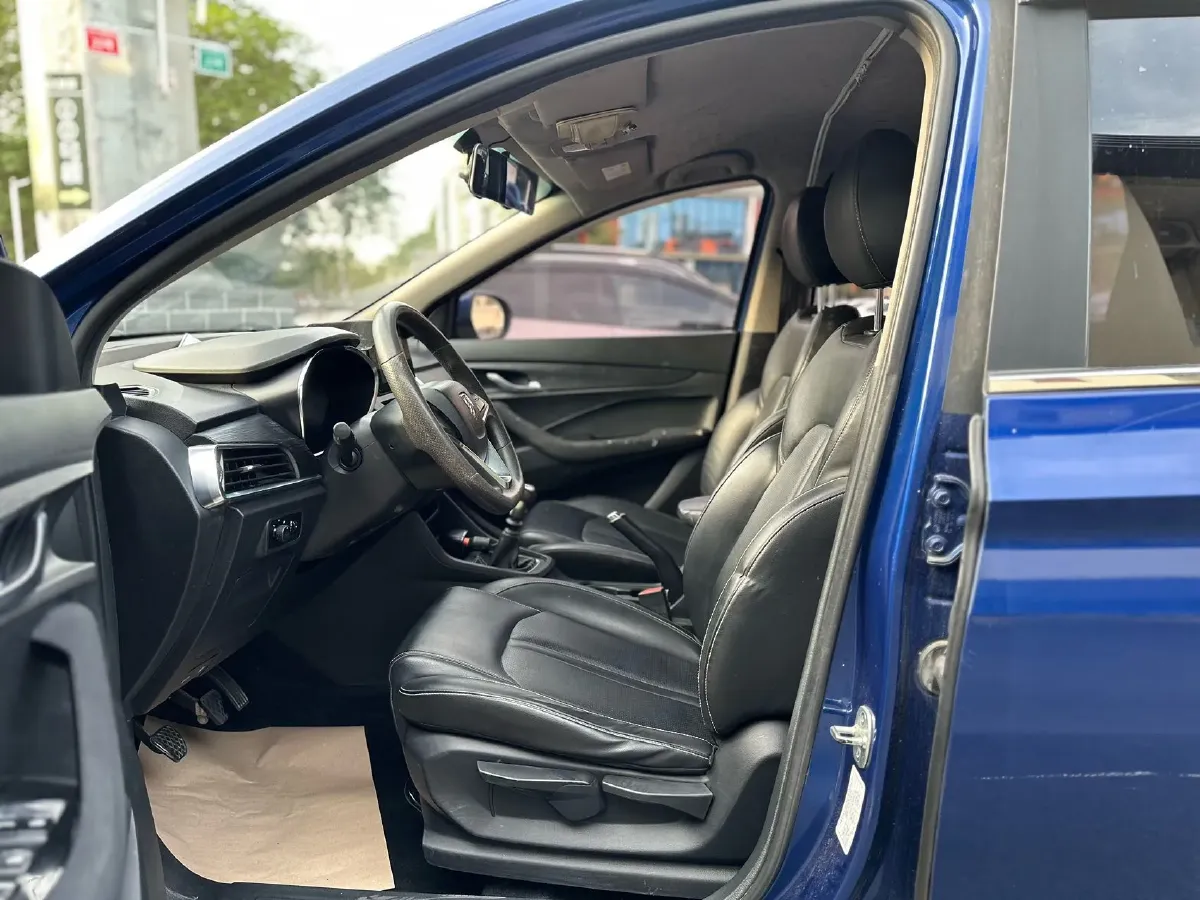 2018 BaoJun 360 1.5L 112HP L4 6MT,autocango,china used car exporter,china ev exporter,chinese used car exporter,chinese used ev exporter