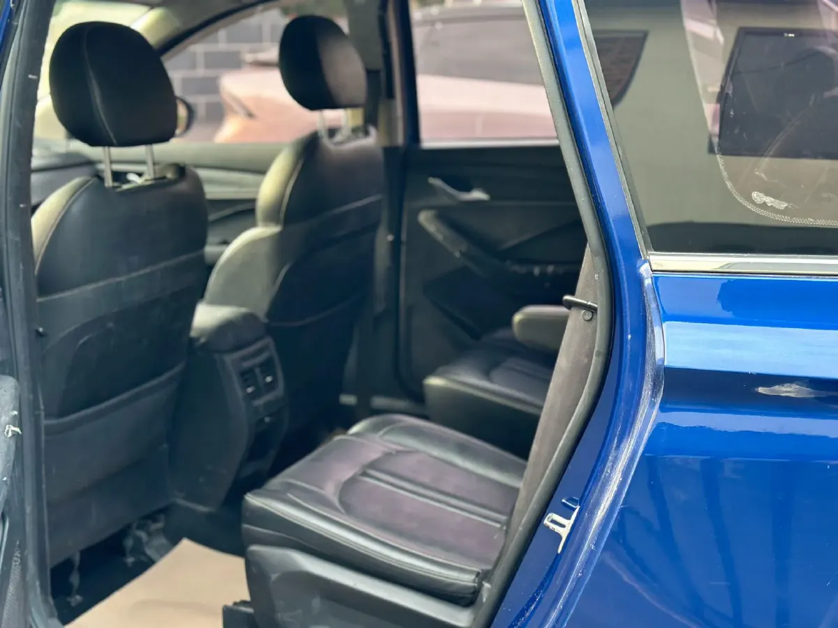 2018 BaoJun 360 1.5L 112HP L4 6MT,autocango,china used car exporter,china ev exporter,chinese used car exporter,chinese used ev exporter