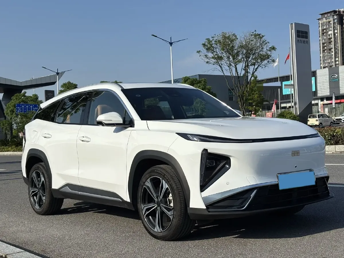 2025 Geely Galaxy L7 1.5L 112HP L4 1DHT PHEV 18.4KWH,autocango,china used car exporter,china ev exporter,chinese used car exporter,chinese used ev exporter