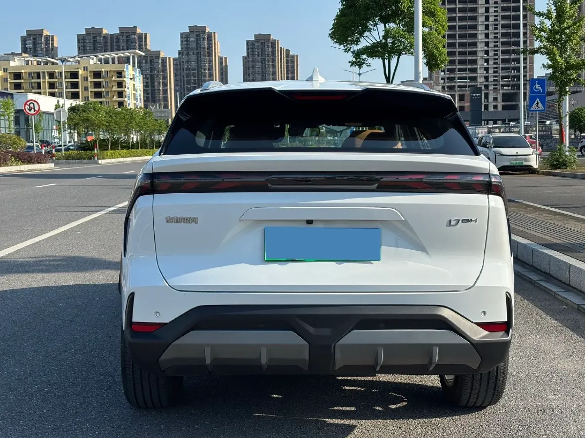 2025 Geely Galaxy L7 1.5L 112HP L4 1DHT PHEV 18.4KWH,autocango,china used car exporter,china ev exporter,chinese used car exporter,chinese used ev exporter