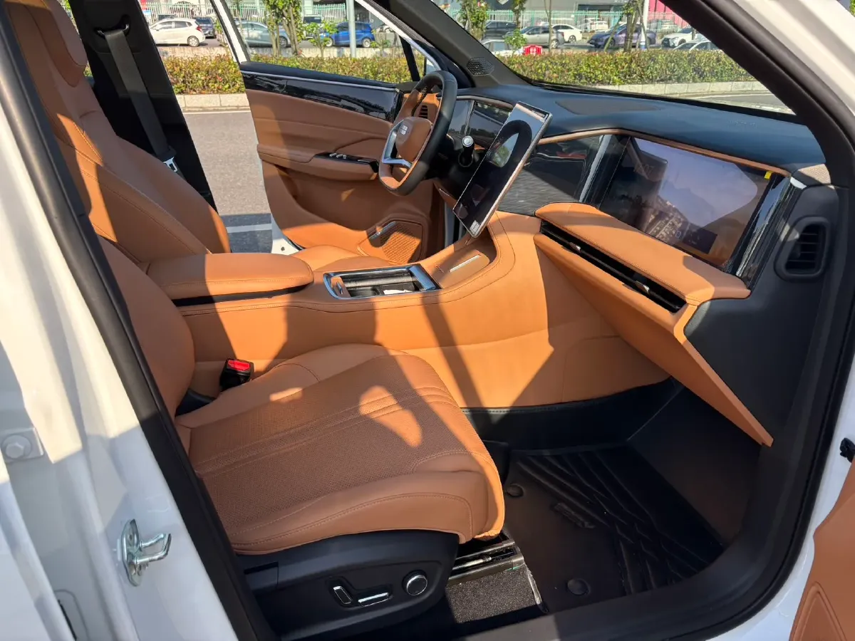 2025 Geely Galaxy L7 1.5L 112HP L4 1DHT PHEV 18.4KWH,autocango,china used car exporter,china ev exporter,chinese used car exporter,chinese used ev exporter