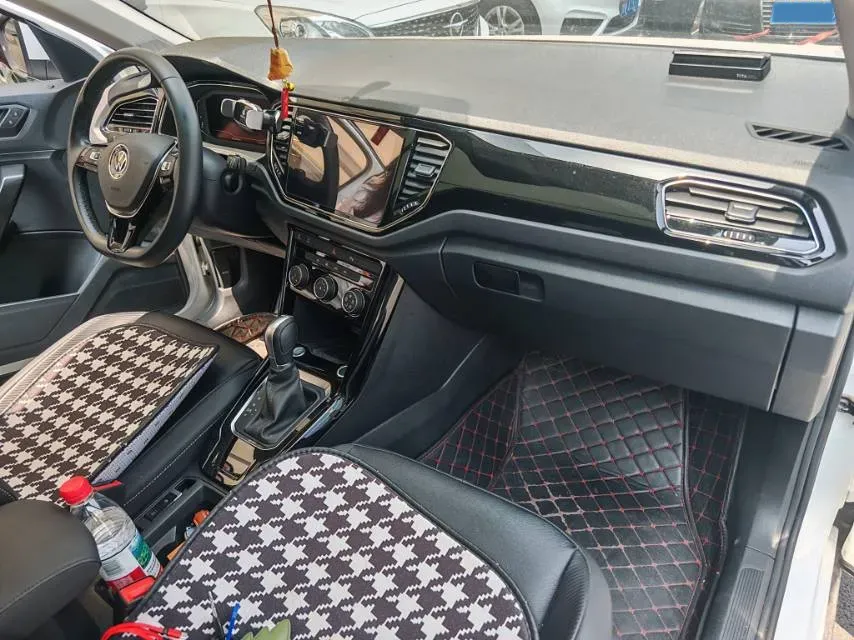 2022 Volkswagen T-Roc 1.4T 150HP L4 7DCT,autocango,china used car exporter,china ev exporter,chinese used car exporter,chinese used ev exporter