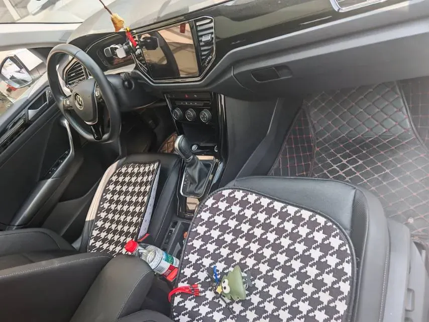 2022 Volkswagen T-Roc 1.4T 150HP L4 7DCT,autocango,china used car exporter,china ev exporter,chinese used car exporter,chinese used ev exporter