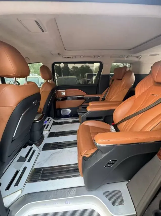 2023 HongQi HQ9 2.0T 252HP L4 8AT,autocango,china used car exporter,china ev exporter,chinese used car exporter,chinese used ev exporter