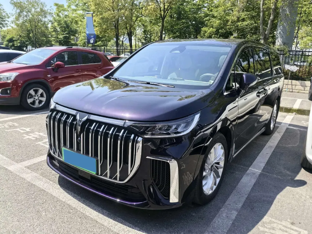 2024 Voyah Dream 1.5T 150HP L4 PHEV 43KWH,autocango,china used car exporter,china ev exporter,chinese used car exporter,chinese used ev exporter
