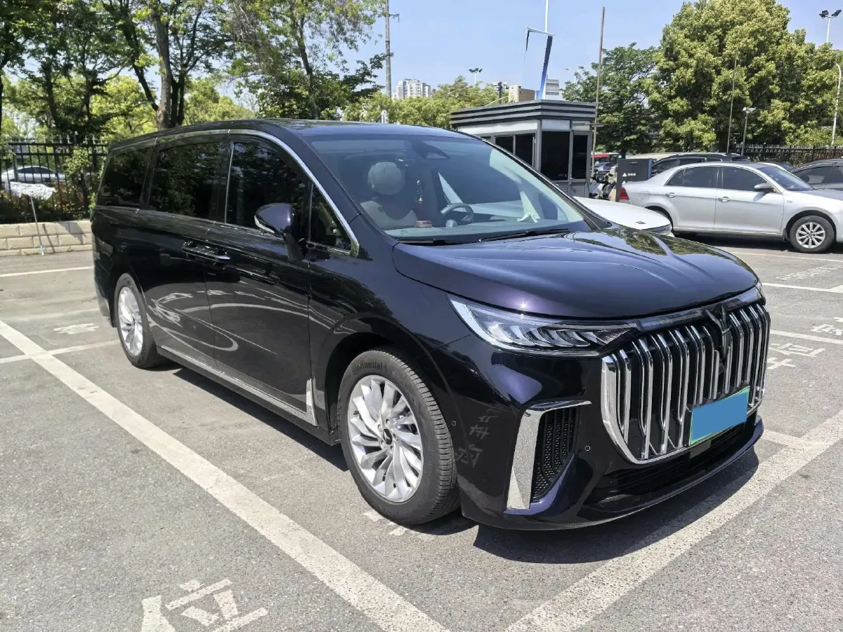 2024 Voyah Dream 1.5T 150HP L4 PHEV 43KWH,autocango,china used car exporter,china ev exporter,chinese used car exporter,chinese used ev exporter
