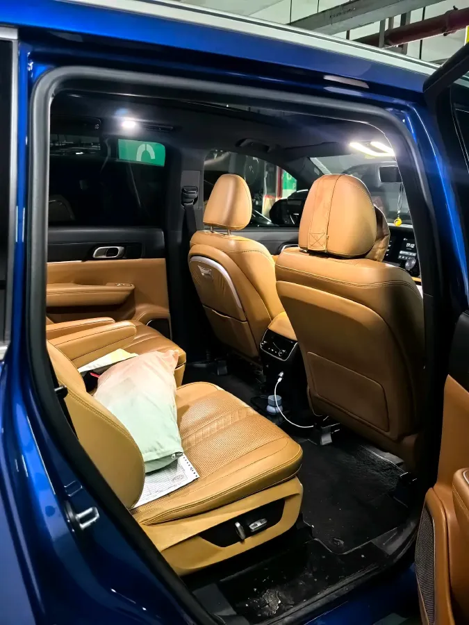 2020 Li ONE Range Extended 131HP REEV 40.5KWH,autocango,china used car exporter,china ev exporter,chinese used car exporter,chinese used ev exporter