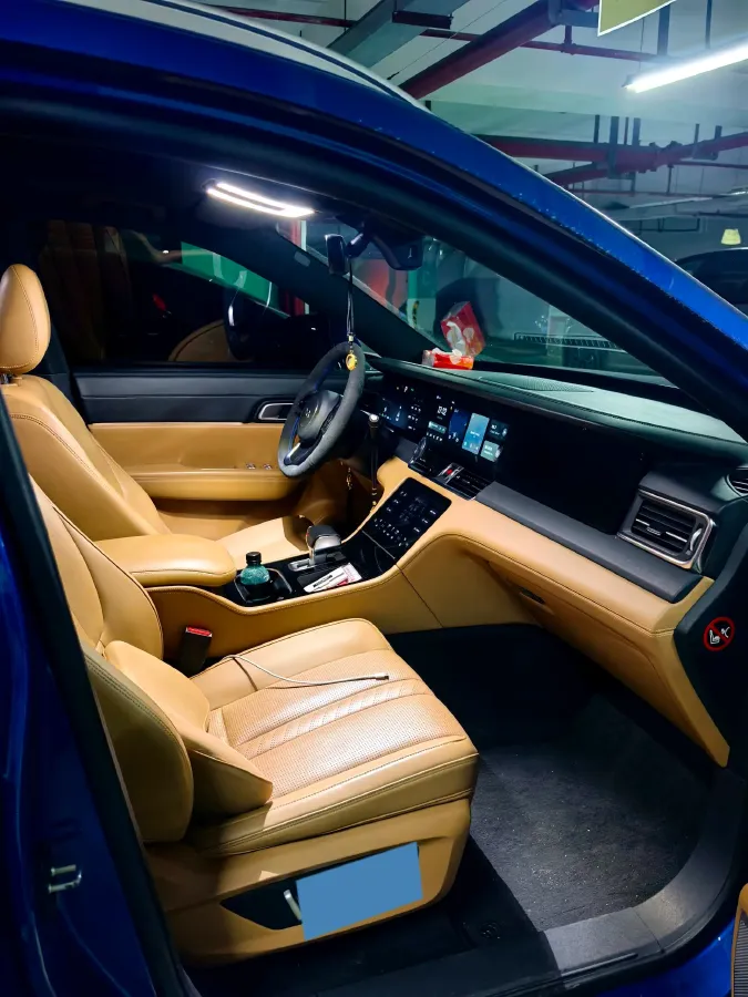 2020 Li ONE Range Extended 131HP REEV 40.5KWH,autocango,china used car exporter,china ev exporter,chinese used car exporter,chinese used ev exporter