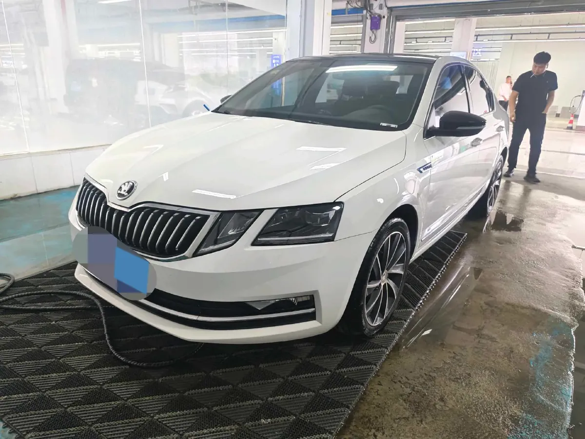 2019 Skoda Octavia 1.4T 150HP L4 7DCT,autocango,china used car exporter,china ev exporter,chinese used car exporter,chinese used ev exporter