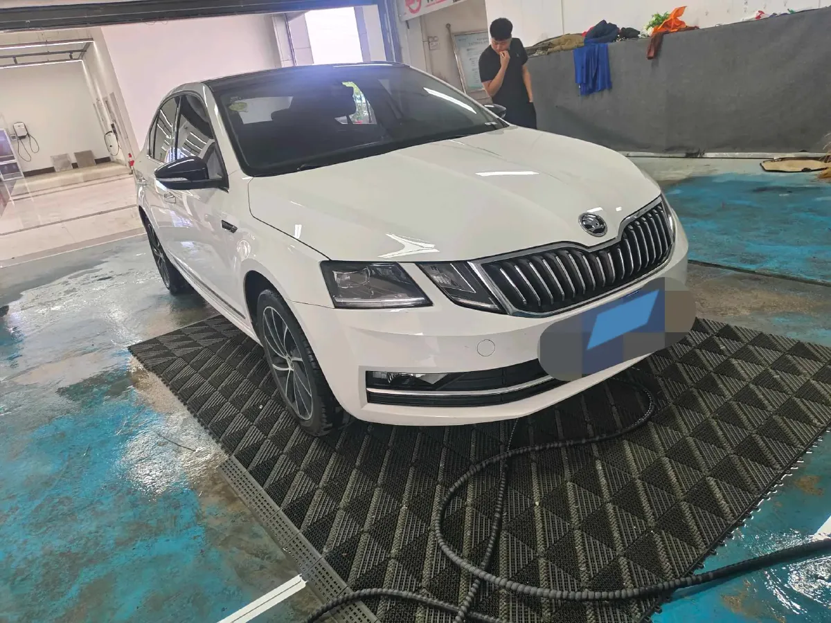 2019 Skoda Octavia 1.4T 150HP L4 7DCT,autocango,china used car exporter,china ev exporter,chinese used car exporter,chinese used ev exporter