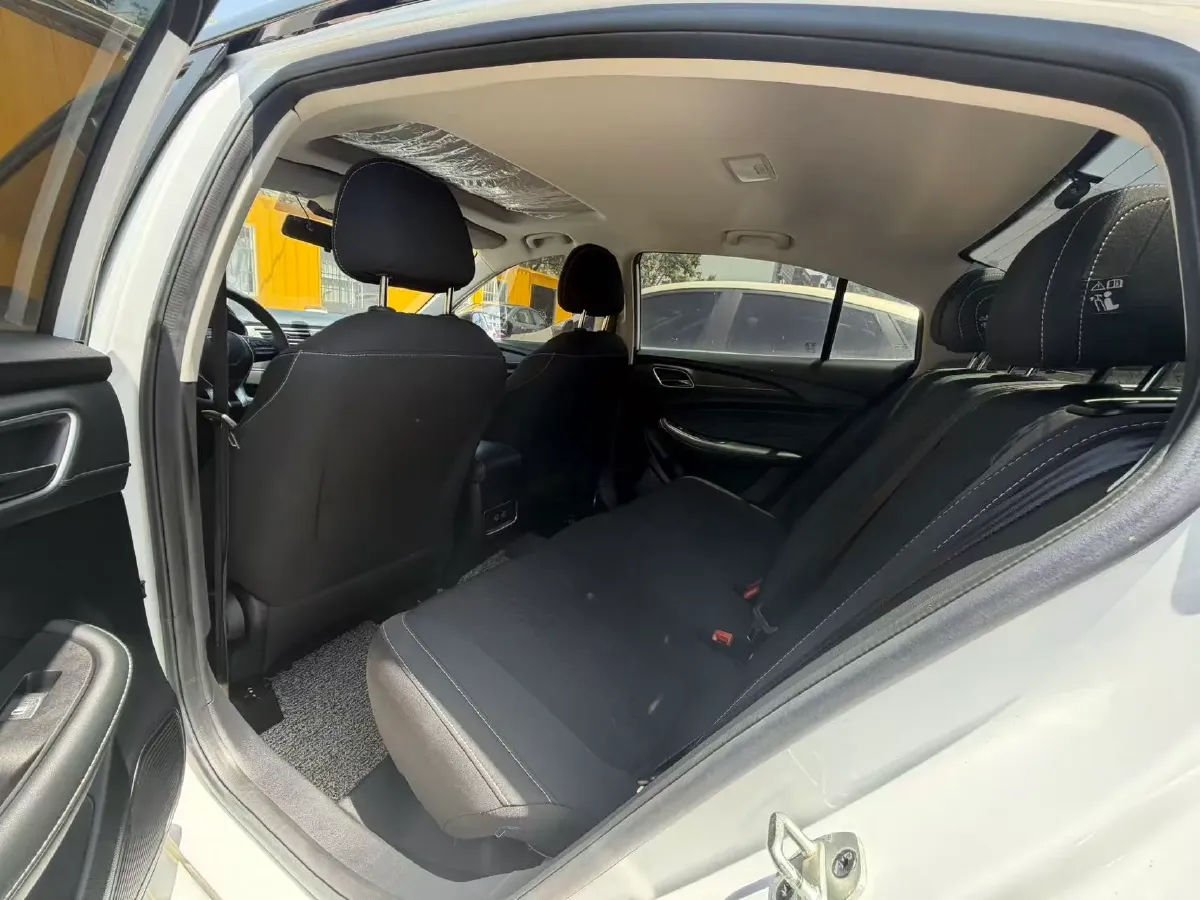 2020 Roewe i5 1.5L 120HP L4 CVT,autocango,china used car exporter,china ev exporter,chinese used car exporter,chinese used ev exporter