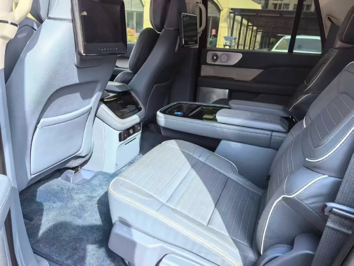 2022 Lincoln Navigator 3.5T 415HP V6 10AT,autocango,china used car exporter,china ev exporter,chinese used car exporter,chinese used ev exporter