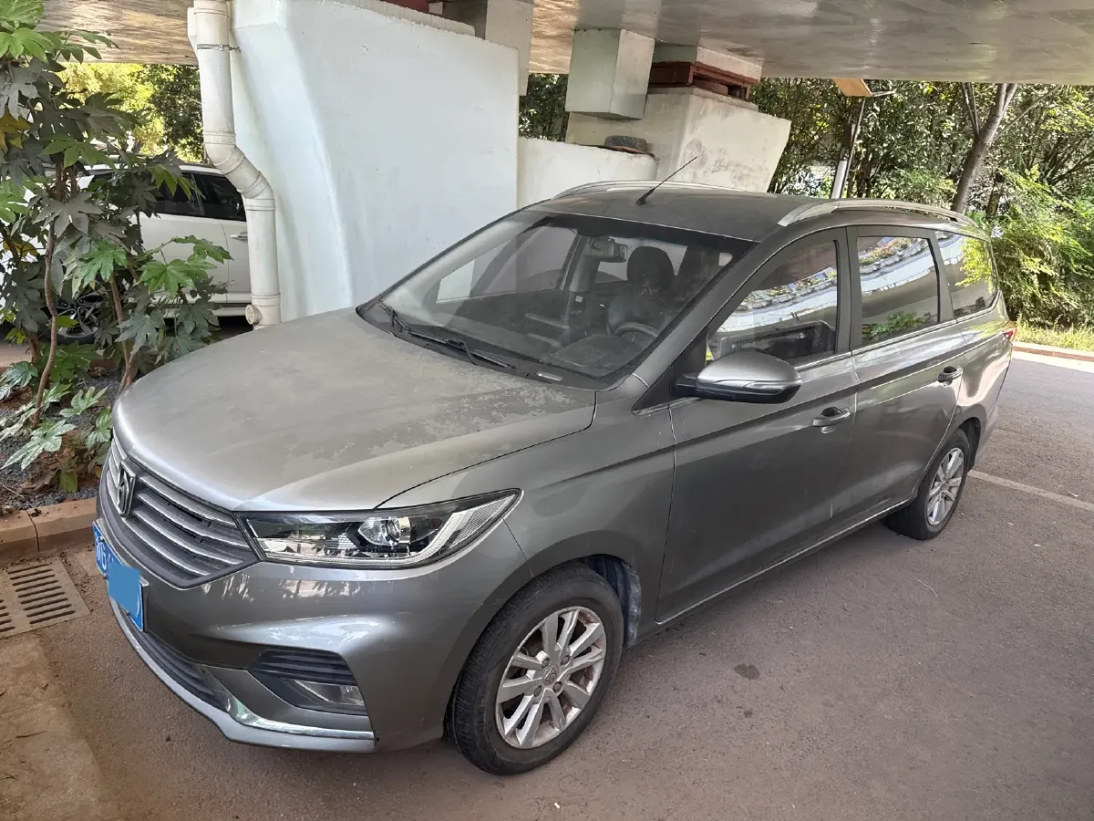 2019 BaoJun 360 1.5L 105HP L4 6MT,autocango,china used car exporter,china ev exporter,chinese used car exporter,chinese used ev exporter