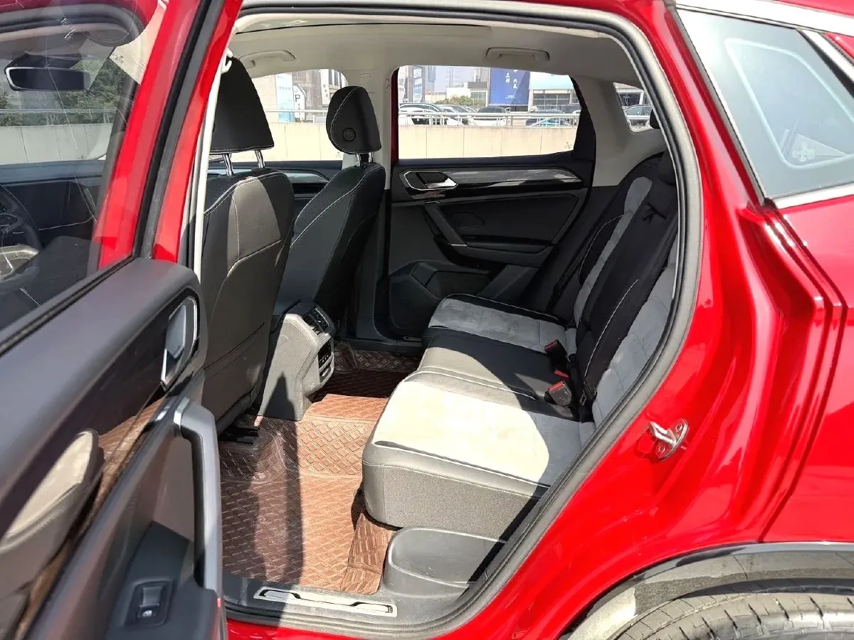 2020 Volkswagen Tayron X 2.0T 186HP L4 7DCT,autocango,china used car exporter,china ev exporter,chinese used car exporter,chinese used ev exporter