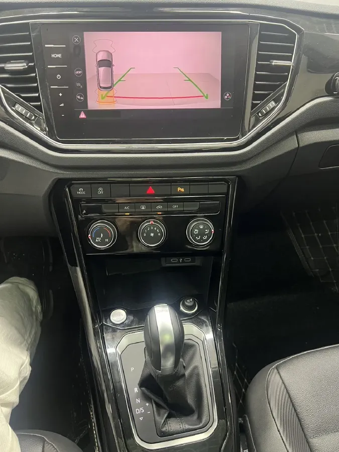 2022 Volkswagen T-Roc 1.4T 150HP L4 7DCT,autocango,china used car exporter,china ev exporter,chinese used car exporter,chinese used ev exporter