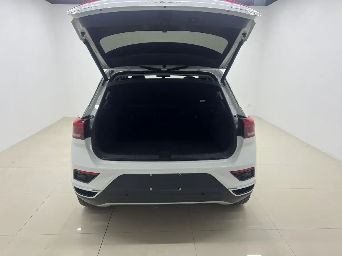 2022 Volkswagen T-Roc 1.4T 150HP L4 7DCT,autocango,china used car exporter,china ev exporter,chinese used car exporter,chinese used ev exporter