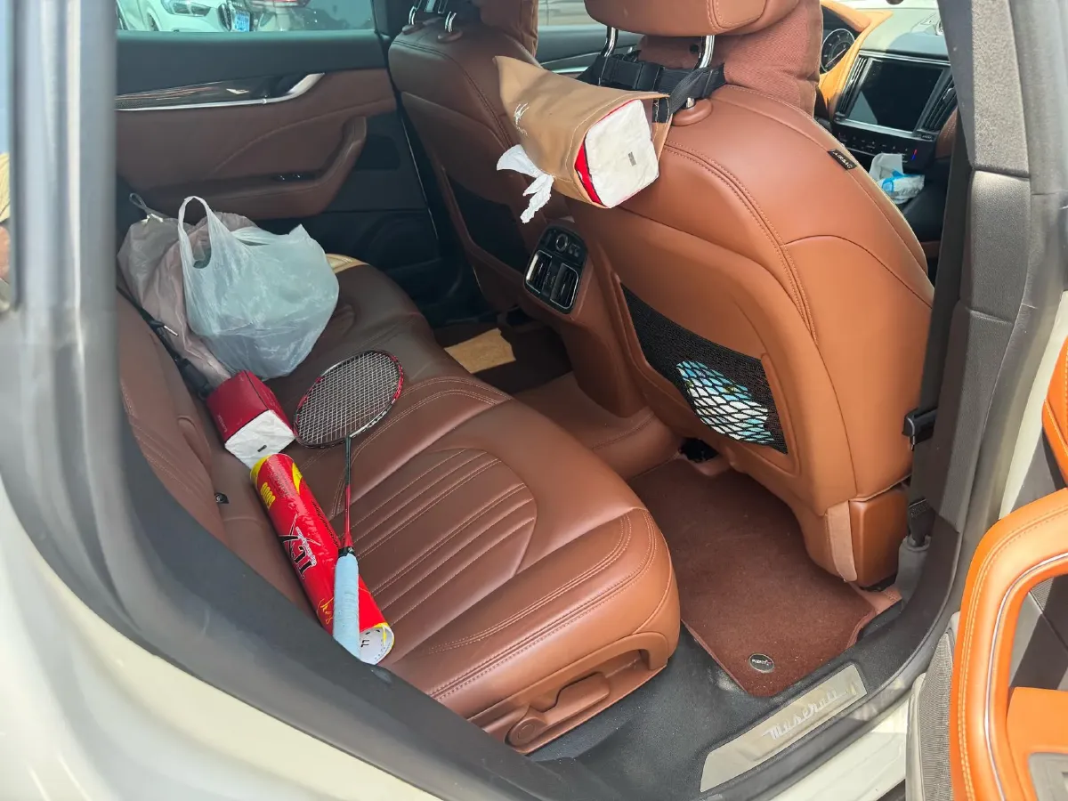 2022 Maserati Levante 2.0T 330HP L4 8AT,autocango,china used car exporter,china ev exporter,chinese used car exporter,chinese used ev exporter