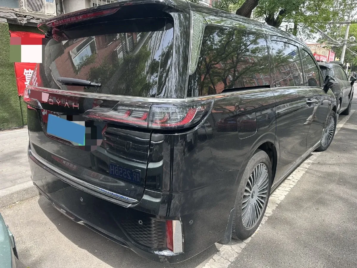 2025 Voyah Dream 1.5T 150HP L4 PHEV 41.7KWH,autocango,china used car exporter,china ev exporter,chinese used car exporter,chinese used ev exporter