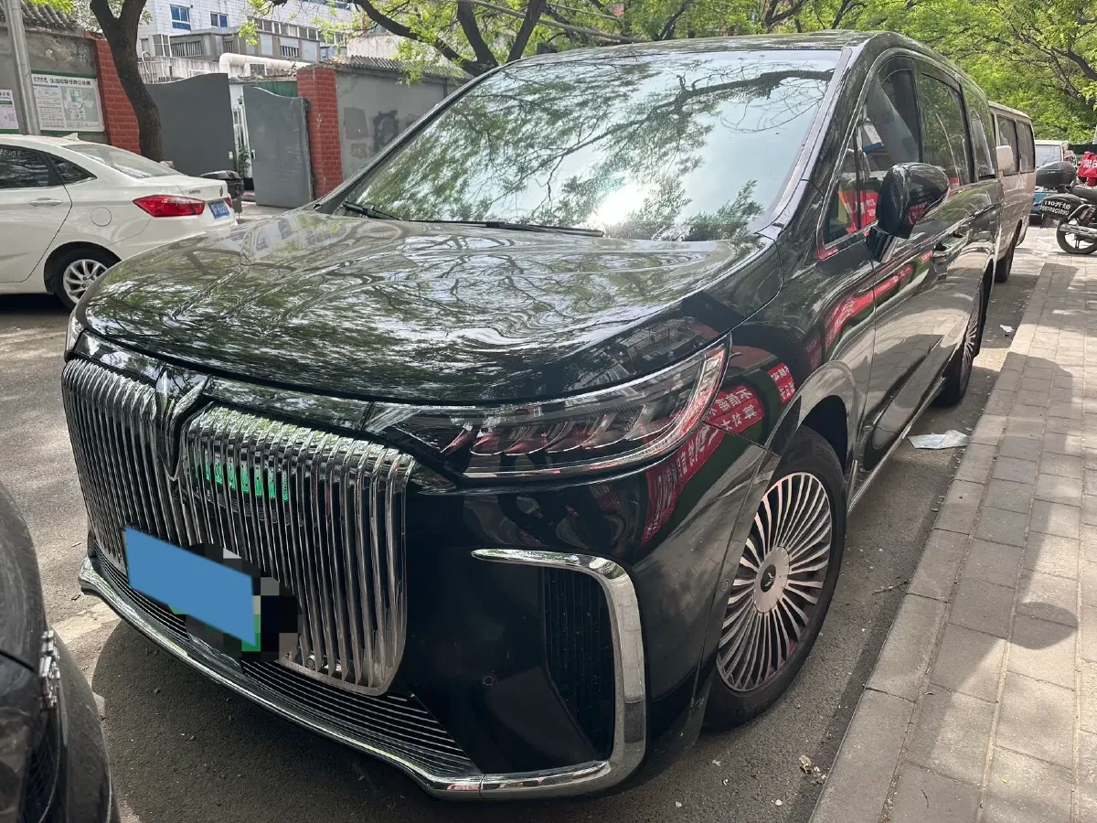 2025 Voyah Dream 1.5T 150HP L4 PHEV 41.7KWH,autocango,china used car exporter,china ev exporter,chinese used car exporter,chinese used ev exporter