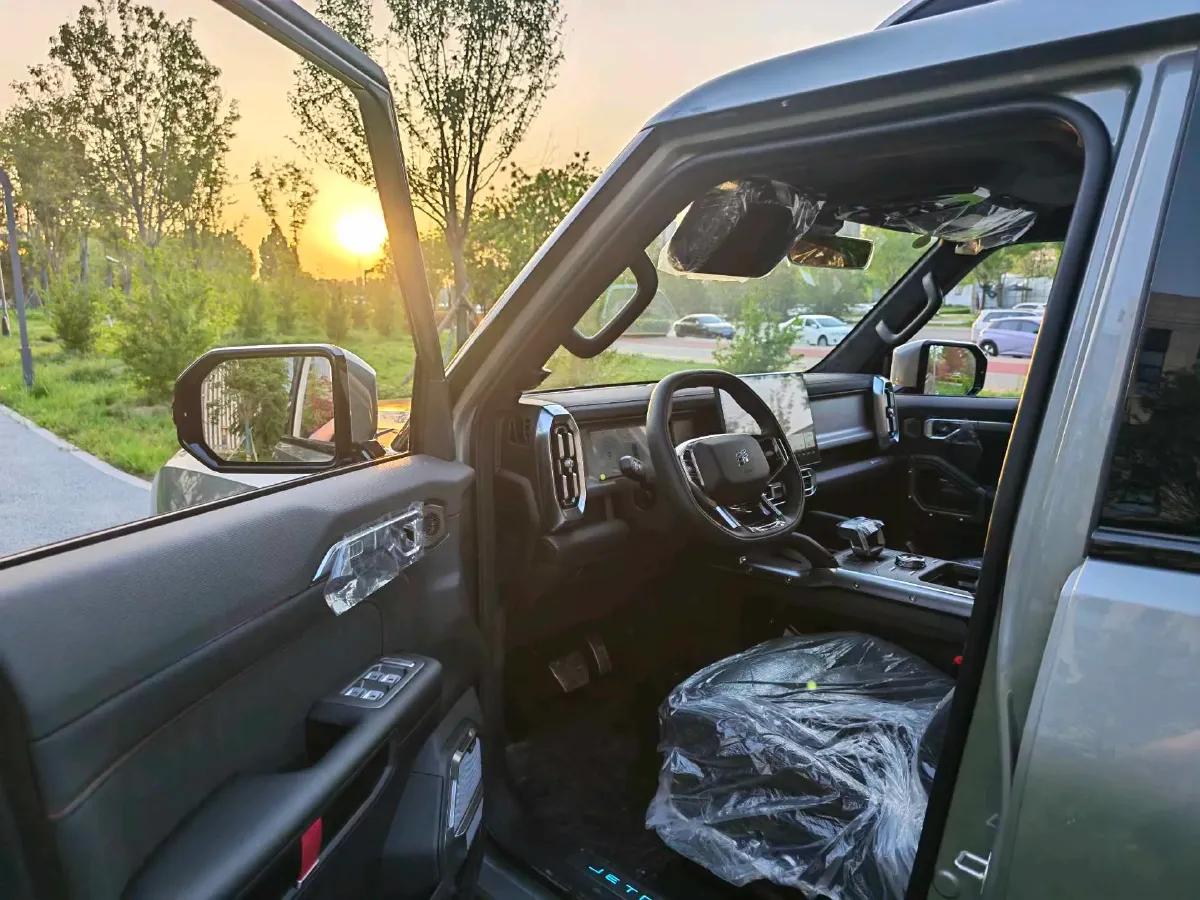 2024 Jetour ShanHai TravellerC-DM 1.5T 156HP L4 3DHT PHEV 43.24KWH,autocango,china used car exporter,china ev exporter,chinese used car exporter,chinese used ev exporter