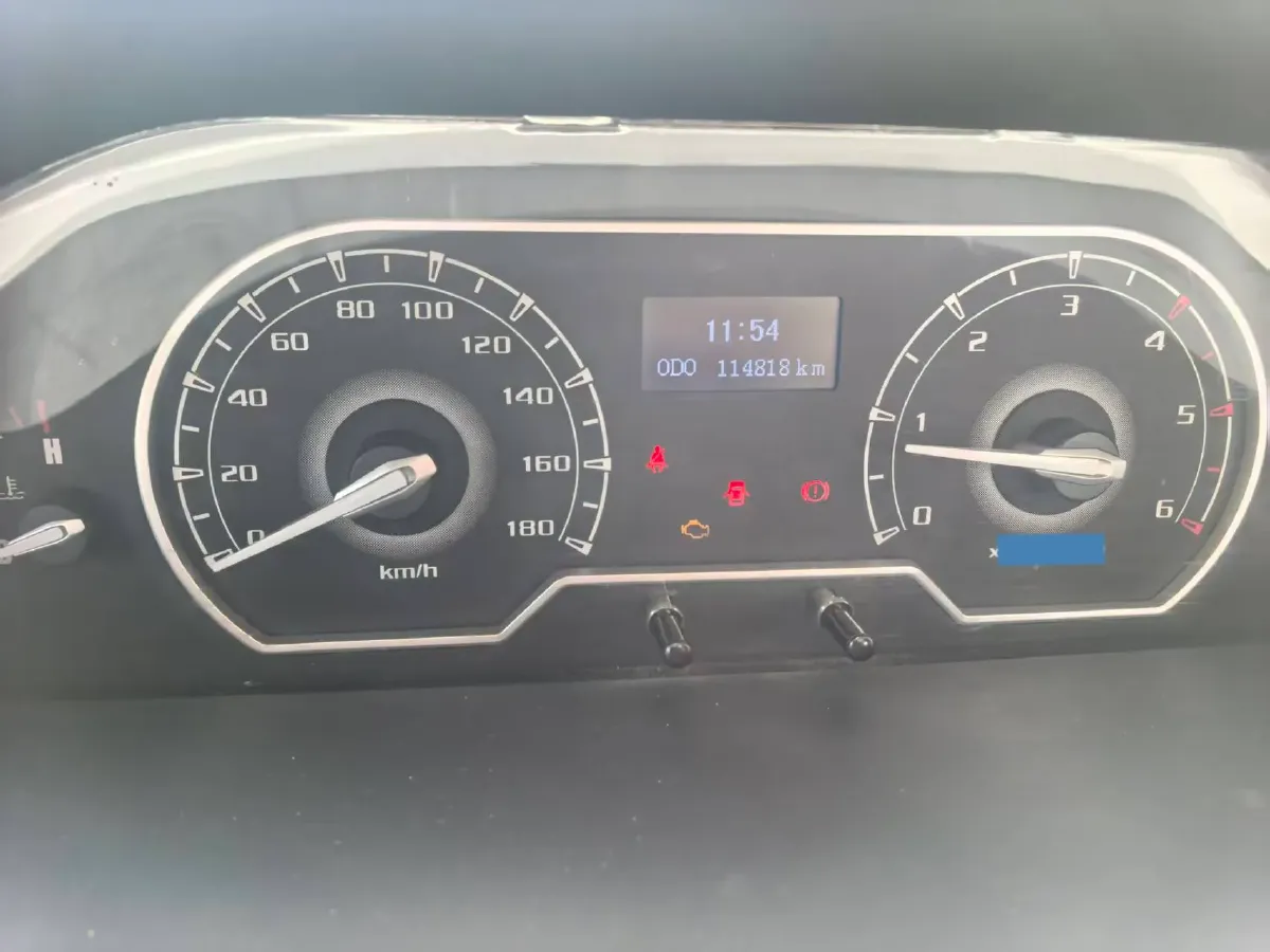 2019 MAXUS XinTu V80 2.0T 139HP L4 6MT,autocango,china used car exporter,china ev exporter,chinese used car exporter,chinese used ev exporter