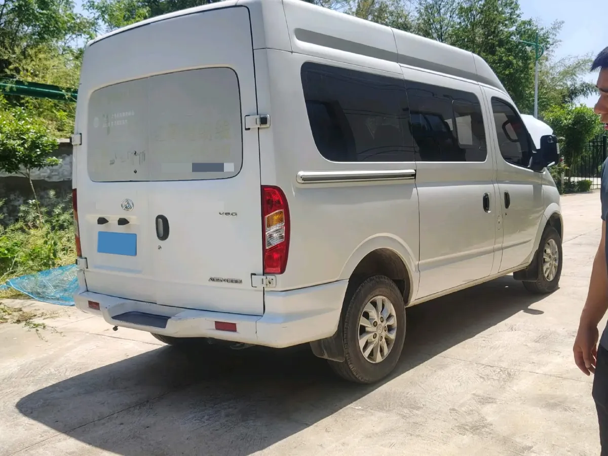 2019 MAXUS XinTu V80 2.0T 139HP L4 6MT,autocango,china used car exporter,china ev exporter,chinese used car exporter,chinese used ev exporter