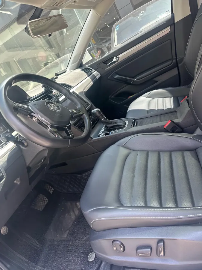 2019 Volkswagen Passat 1.4T 150HP L4 7DCT,autocango,china used car exporter,china ev exporter,chinese used car exporter,chinese used ev exporter