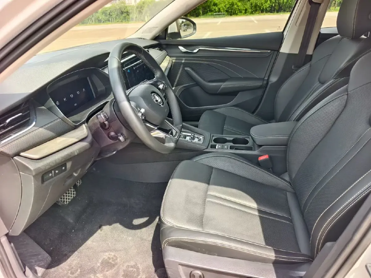 2021 Skoda Octavia 1.4T 150HP L4 7DCT,autocango,china used car exporter,china ev exporter,chinese used car exporter,chinese used ev exporter