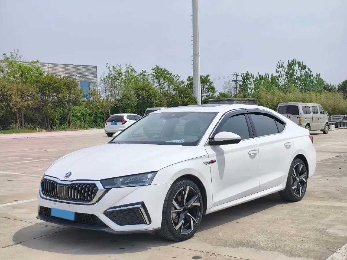2021 Skoda Octavia 1.4T 150HP L4 7DCT,autocango,china used car exporter,china ev exporter,chinese used car exporter,chinese used ev exporter