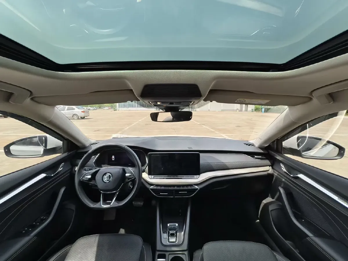 2021 Skoda Octavia 1.4T 150HP L4 7DCT,autocango,china used car exporter,china ev exporter,chinese used car exporter,chinese used ev exporter