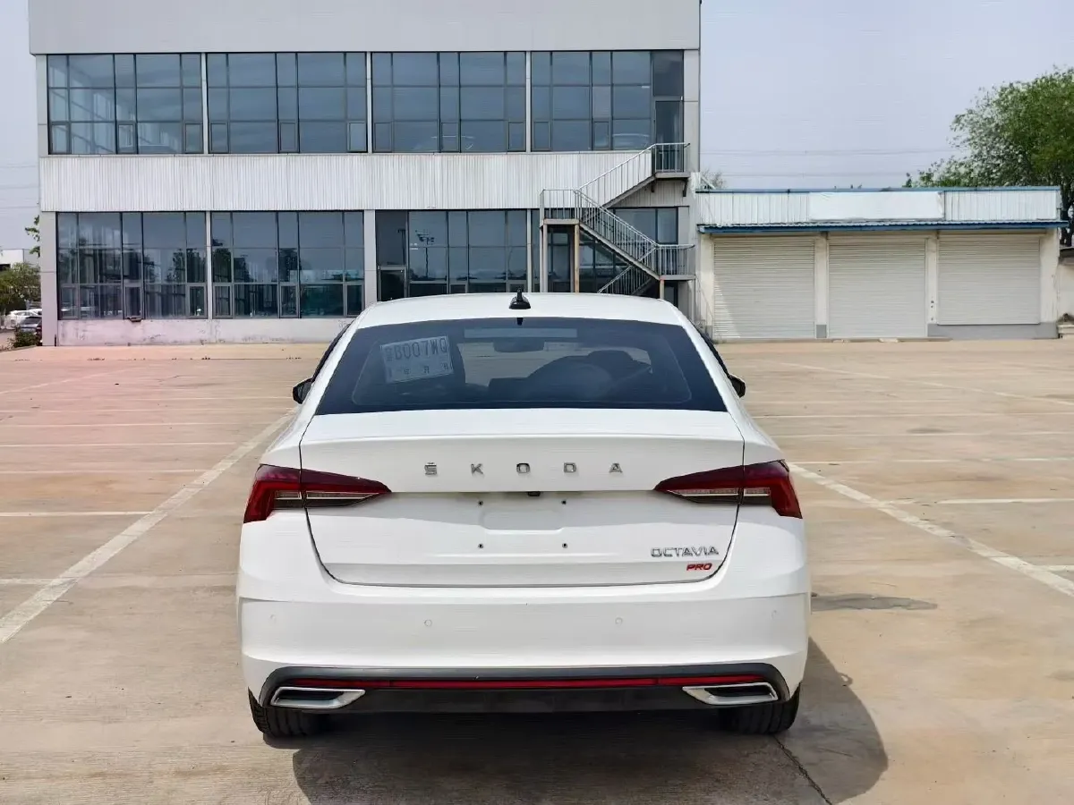 2021 Skoda Octavia 1.4T 150HP L4 7DCT,autocango,china used car exporter,china ev exporter,chinese used car exporter,chinese used ev exporter