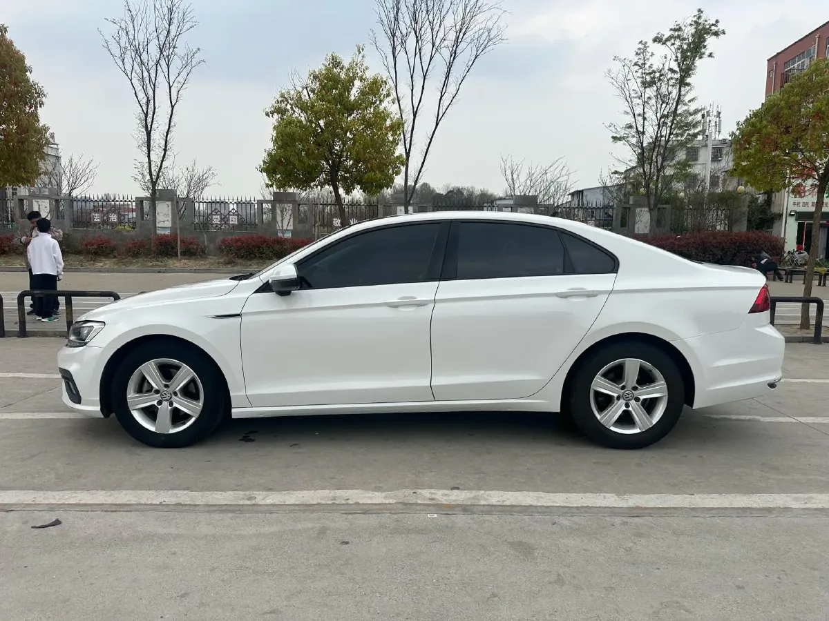 2019 Volkswagen T-Cross 1.4T 150HP L4 7DCT,autocango,china used car exporter,china ev exporter,chinese used car exporter,chinese used ev exporter