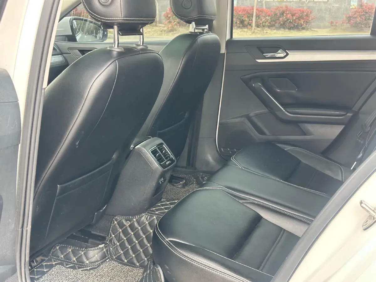 2019 Volkswagen T-Cross 1.4T 150HP L4 7DCT,autocango,china used car exporter,china ev exporter,chinese used car exporter,chinese used ev exporter