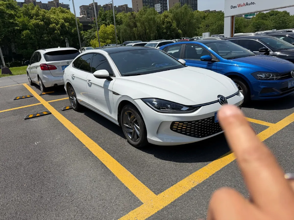 2024 Volkswagen Lamando 1.4T 150HP L4 7DCT,autocango,china used car exporter,china ev exporter,chinese used car exporter,chinese used ev exporter