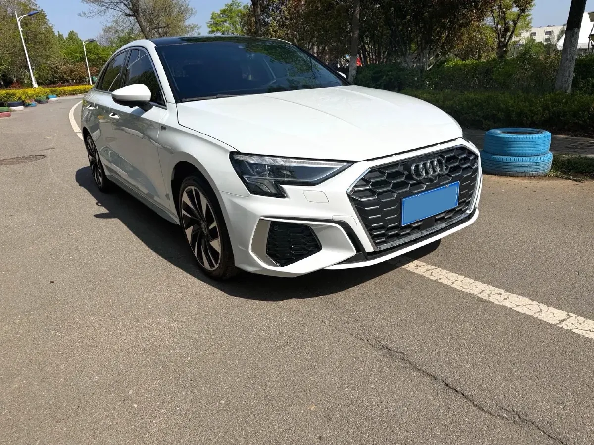 2024 Volkswagen Tiguan L 2.0T 186HP L4 7DCT,autocango,china used car exporter,china ev exporter,chinese used car exporter,chinese used ev exporter