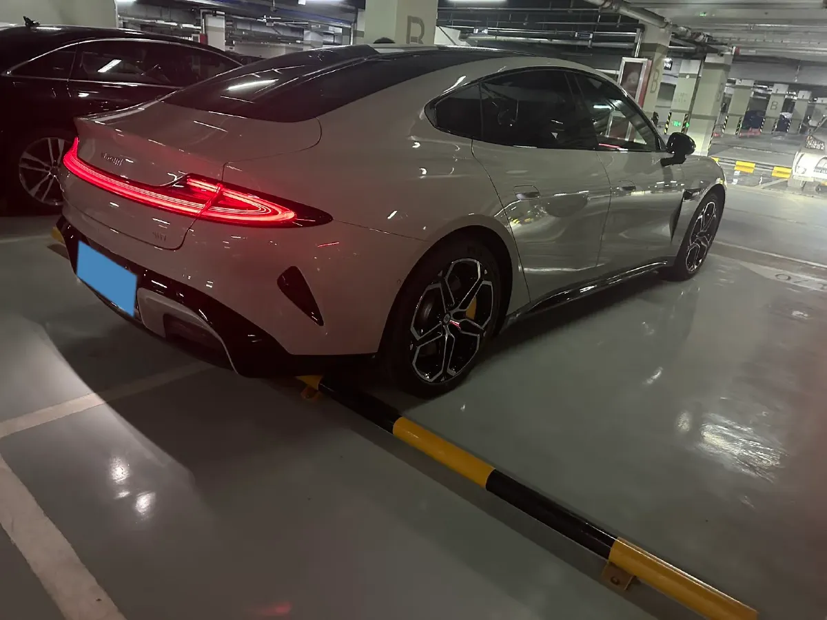 2026 Avatr 07 1.5T 156HP L4 REEV,autocango,china used car exporter,china ev exporter,chinese used car exporter,chinese used ev exporter