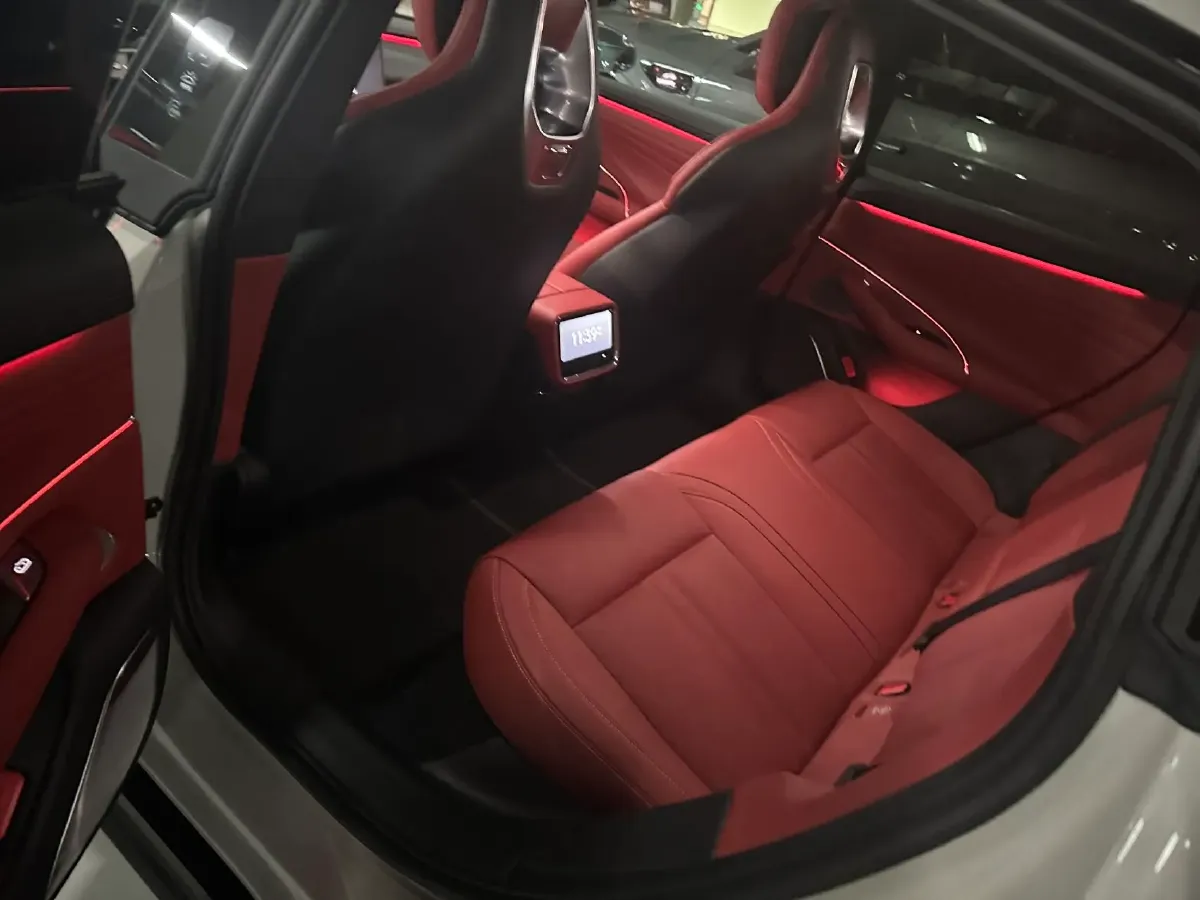 2026 Avatr 07 1.5T 156HP L4 REEV,autocango,china used car exporter,china ev exporter,chinese used car exporter,chinese used ev exporter