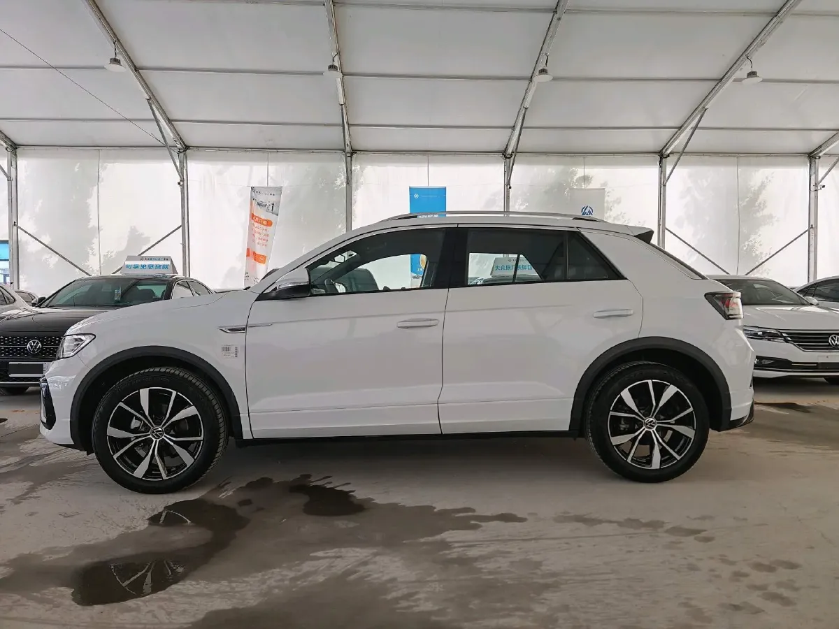 2024 Volkswagen T-Roc 1.5T 160HP L4 7DCT,autocango,china used car exporter,china ev exporter,chinese used car exporter,chinese used ev exporter
