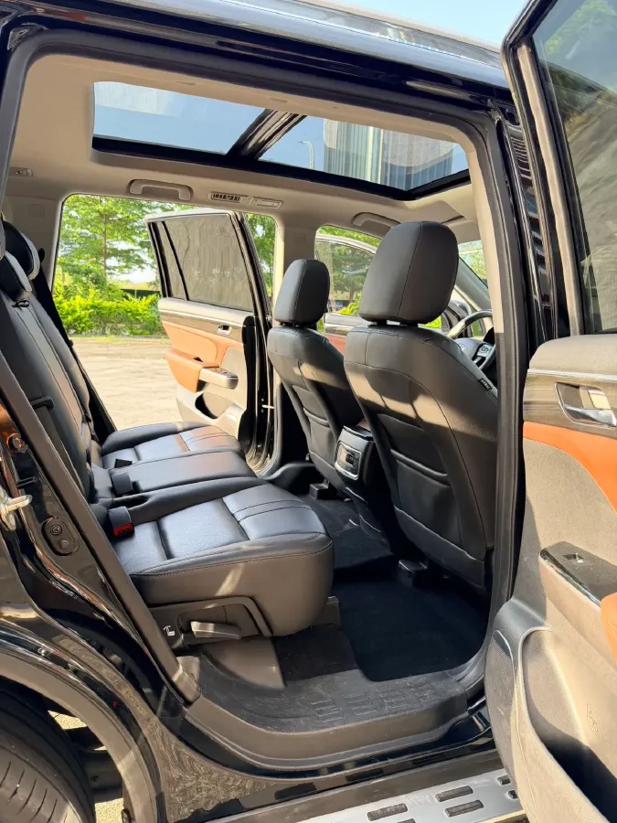 2017 GAC Trumpchi GS8 2.0T 201HP L4 6AT,autocango,china used car exporter,china ev exporter,chinese used car exporter,chinese used ev exporter