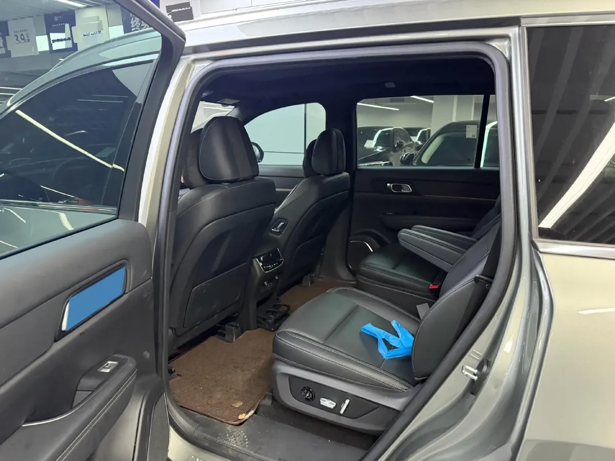 2021 Li ONE Range Extended 131HP REEV 40.5KWH,autocango,china used car exporter,china ev exporter,chinese used car exporter,chinese used ev exporter